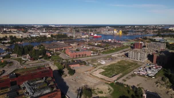 Uitzicht Vanaf Drone Het Havenkanaal Scheepswerf Gdansk Een Zonnige Zomerse — Stockvideo