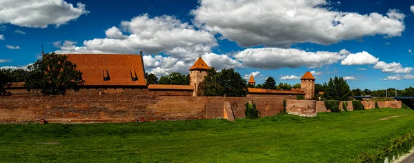 Panorama Del Castello Teutonico Malbork Una Giornata Estiva Soleggiata — Foto Stock