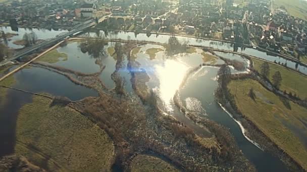 春天阳光明媚的一天 蒂科钦纳雷夫河下游的空中风景 — 图库视频影像