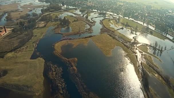 Güneşli Bir Bahar Gününde Tykocin Deki Narew Nehri Nin Durgun — Stok video