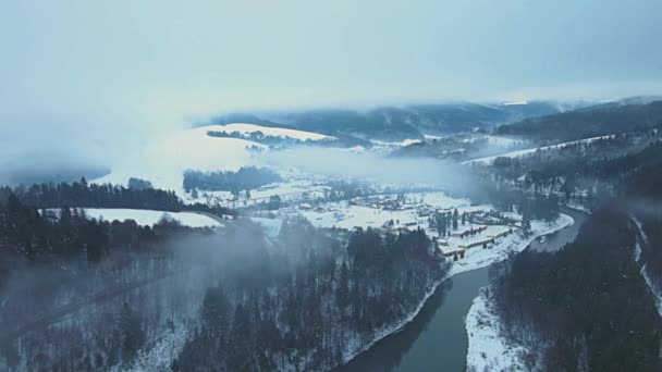 Pemandangan Taman Lanskap Poprad Sungai Poprad Pada Berkabut Hari Musim — Stok Video