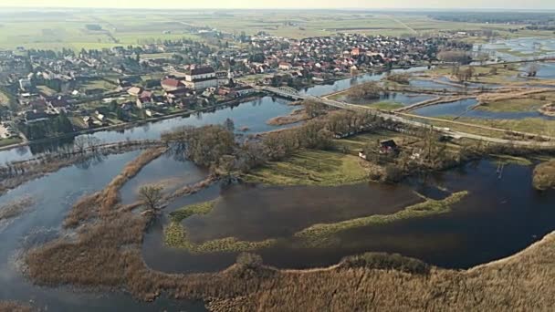 Tykocin Deki Narew Nehri Üzerinde Bir Köprü Güneşli Bir Bahar — Stok video