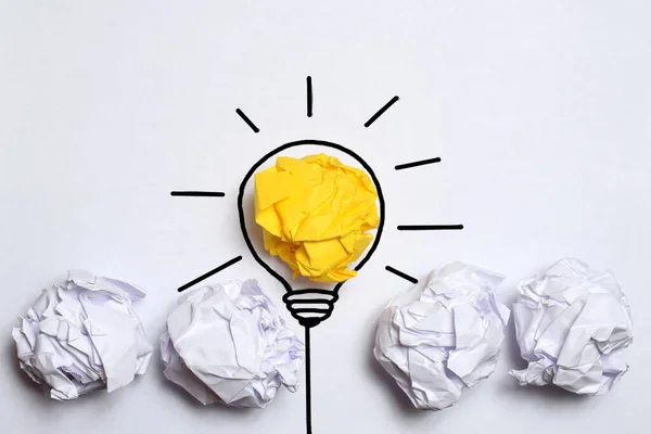 Ideias Pensamento Criativo Conceito Inovação Bola Sucata Papel Cor Amarela — Fotografia de Stock