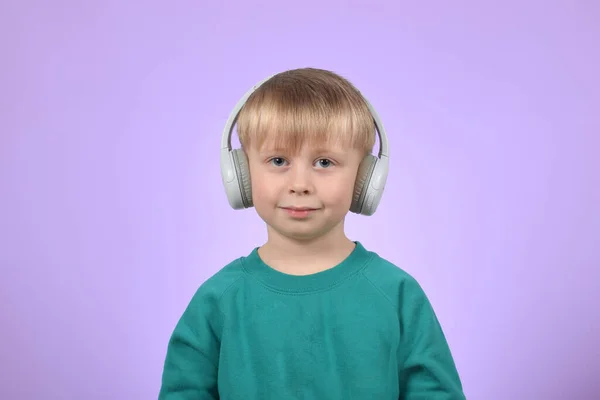 Boy Child Listens Music Headphones — Stock Photo, Image