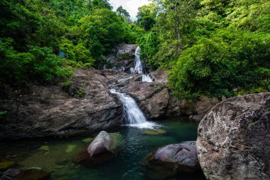 Bato, Catanduanes, Filipinler 'deki güzel Maribiina şelaleleri.