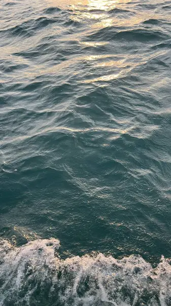Красивые Морские Волны Фоне Заката — стоковое фото