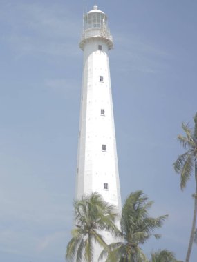 Okyanustaki deniz feneri