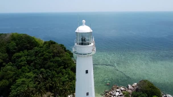 Yukarıdan Kılavuz Işık Ada Deniz Fenerinin Hava Göstergesi — Stok video