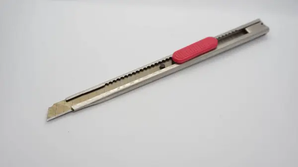 Beyaz Arkaplanda Küçük Kamu Bıçağı