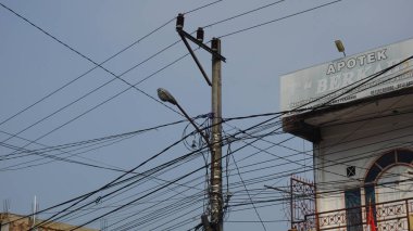 Karmaşık Kablolu Elektrik Kutbu