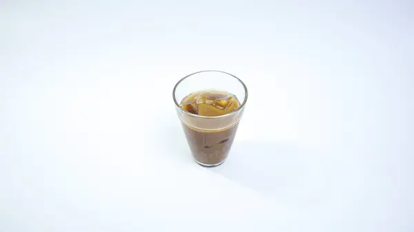 Beyaz Arkaplanda Geleneksel Endonezya Tatlısı 'Kolak'