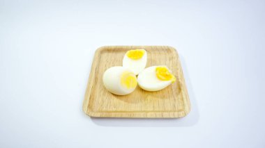 Beyaz Arkaplanda Yumuşak Kaynamış Yumurta
