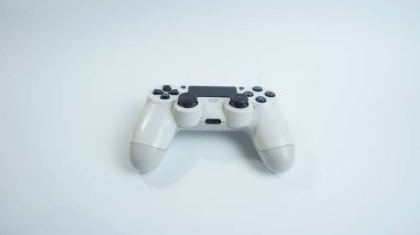 Eller Bir Denetçiyle Bir Video Oyunu Oynuyor