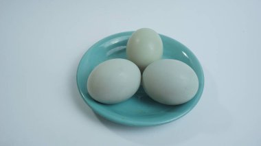 Beyaz Arkaplanda Taze Yumurta