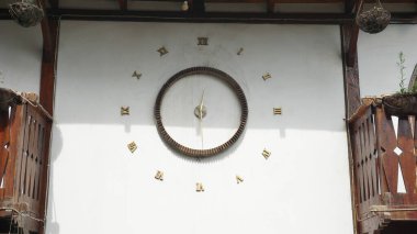 Duvardaki geleneksel Duvar Saati