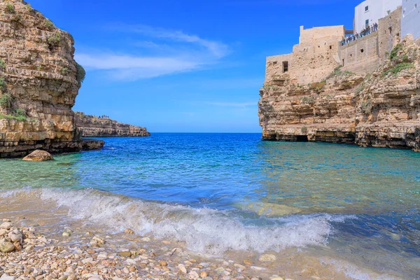 Polignano Mare Cala Monachile Beach Włoszech Apulia Znajduje Się Centrum — Zdjęcie stockowe