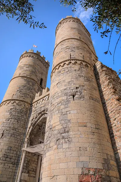 Ceneviz Şehri: Porta Soprana Şehir Kapısı.