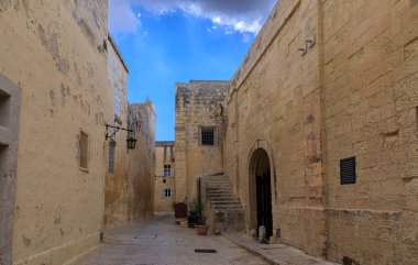 Mdina, Malta 'da tipik bir eski sokak.
