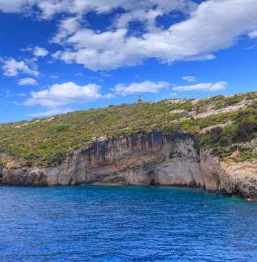 Yunanistan 'ın Zakynthos Adası' ndaki Mavi Mağara Manzarası.