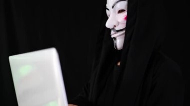 Bilgisayar verilerini çalan hackerlar