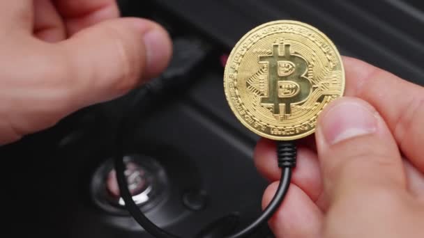 Odłącz Btc Komputera Dezaktywacja Monety Bitcoin Poprzez Odłączenie Kabla Usb — Wideo stockowe