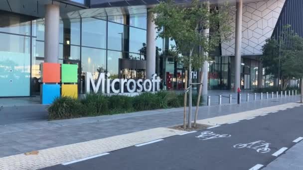 Підпис Microsoft Офісній Будівлі Логотип Центру Досліджень Розробок Microsoft Ізраїль — стокове відео