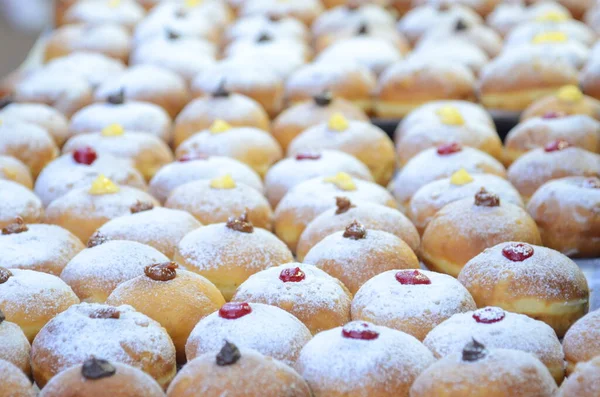 Beignets Frais Chocolat Confiture Exposition Boulangerie Pour Célébration Sufganiyot Donuts — Photo