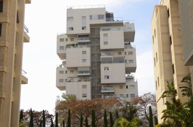 Gayrimenkule yatırım. İsrail 'deki yerleşim yerleri. Kira, kredi kartı, bir daire satın alma. Güzel modern apartmanlar, lüks balkonlar ve teraslar..