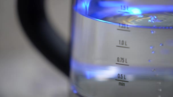 Elektrische Glazen Ketel Kookt Water Meetkolom Hoeveelheid Water Slow Motion — Stockvideo