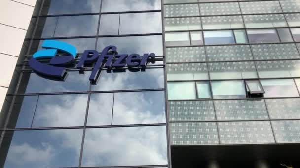Logo Pfizer Inc American Multinational Pharmacological Biotechnology Corporation Company Headquarters — Stock Video