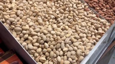 Doğu pazarının zengin çeşitleri. Fıstıklı, fındıklı, fıstıklı, fındıklı, fındıklı. 