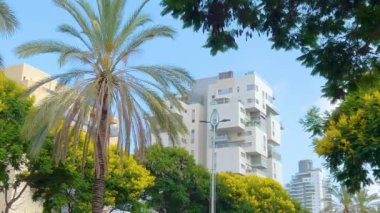 Holon bir tasarım şehri, orijinal modern yerleşim binaları, güzel şehirler. Holon Israel 4 Mayıs 2024