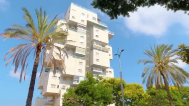 Holon bir tasarım şehri, orijinal modern yerleşim binaları, güzel şehirler. Holon Israel 4 Mayıs 2024