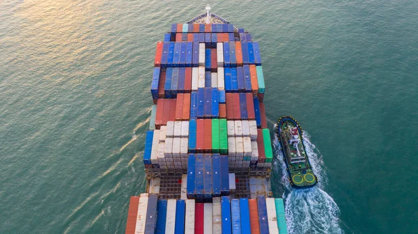 航空トップビューコンテナ船貨物輸送 グローバルビジネスインポートオープン海のコンテナ貨物船による国際物流輸送 貨物船貨物輸送 — ストック写真