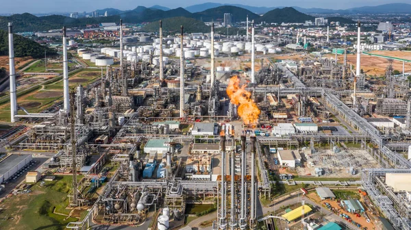 Refinaria Petróleo Gás Planta Petroquímica Industrial Com Tanque Armazenamento Petróleo — Fotografia de Stock