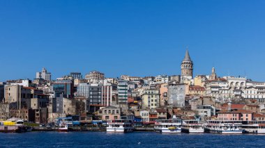 İstanbul 'daki Galata Kulesi, Türkiye' de Galata Kulesi, İstanbul, Türkiye 'de Galata Kulesi ve Türkiye' de Galata Kulesi ve Türkiye 'nin bulunduğu Beyoğlu' nun güzel tarihi evleri.