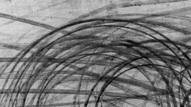 Asfalt yolda hava görüşü lastik izi asfalt pisti dokusu ve arka planda soyut arka planda siyah lastik izi asfalt yolda kayma izi asfalt yolda lastik izi.