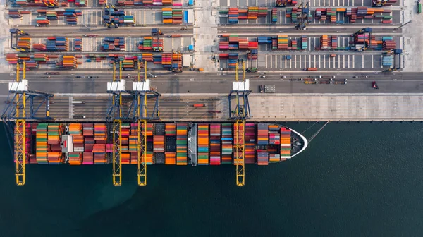 Luftbild Containerfrachtschiff Seefrachtcontainer Global Business Import Export Logistik Frachtschifffahrt Transport lizenzfreie Stockfotos