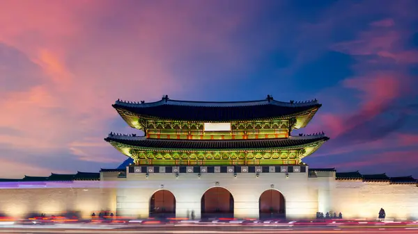 stock image Gyeongbok palace in Seoul City, Gyeongbokgung palace landmark of Seoul, South Korea, Korean wooden traditional house in Gyeongbokgung the main royal palace of Joseon dynasty.