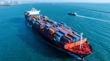 Hava manzaralı kargo konteynır gemisi ithalat nakliyat için konteynır taşıyan konteyner kargo gemisi, lojistik deniz nakliye lojistik kargo gemisi.