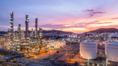 Petrol ve gaz rafinerisi, petrol ve gaz rafinerisi fabrikası, petrol ve doğalgaz endüstrisi depolama tankı rafinerisi fabrikası, endüstriyel petrol rafinerisi petrol ve gaz rafinerisi, enerji ve enerji üretimi..