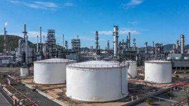 Petrol ve gaz rafinerisi, petrol ve gaz rafinerisi fabrikası, petrol ve doğalgaz endüstrisi depolama tankı rafinerisi fabrikası, endüstriyel petrol rafinerisi petrol ve gaz rafinerisi, enerji ve enerji üretimi..