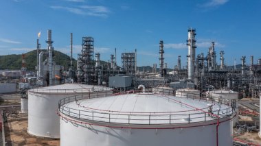 Petrol ve gaz rafinerisi, petrol ve gaz rafinerisi fabrikası, petrol ve doğalgaz endüstrisi depolama tankı rafinerisi fabrikası, endüstriyel petrol rafinerisi petrol ve gaz rafinerisi, enerji ve enerji üretimi..