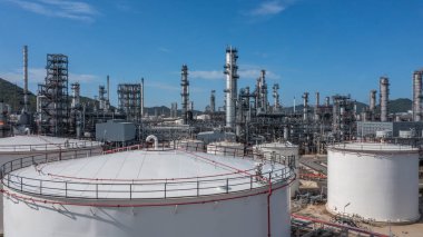 Petrol ve gaz rafinerisi, petrol ve gaz rafinerisi fabrikası, petrol ve doğalgaz endüstrisi depolama tankı rafinerisi fabrikası, endüstriyel petrol rafinerisi petrol ve gaz rafinerisi, enerji ve enerji üretimi..