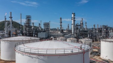 Petrol ve gaz rafinerisi, petrol ve gaz rafinerisi fabrikası, petrol ve doğalgaz endüstrisi depolama tankı rafinerisi fabrikası, endüstriyel petrol rafinerisi petrol ve gaz rafinerisi, enerji ve enerji üretimi..