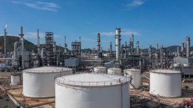 Petrol ve gaz rafinerisi, petrol ve gaz rafinerisi fabrikası, petrol ve doğalgaz endüstrisi depolama tankı rafinerisi fabrikası, endüstriyel petrol rafinerisi petrol ve gaz rafinerisi, enerji ve enerji üretimi..