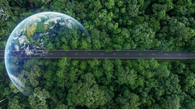 Asfalt yol, yeşil ağaç yolu, dünya gezegeni ile yeşil iş çevresi, sürdürülebilir enerji ekosistem gezegeni Dünya, Dünya gezegenini ve çevreyi kurtarmak için yol..