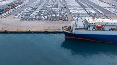 Endüstriyel liman ihracatında en iyi görünümlü yeni arabalar, yeni arabalar hisse senedi sanayi limanı otoparkı nakliye perakendecisi perakendecisi, yeni otomobil endüstrisi lojistik sektörü.