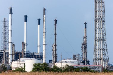 Petrol ve gaz rafinerisi sanayi fabrikası, petrol ve gaz rafinerisi, iş petrol ve doğalgaz sanayi fabrikası, petrol ve gaz rafinerisi endüstriyel petrokimya fabrikası.