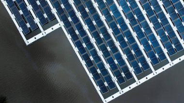 Yüzen güneş paneli platformu sistemi, yüzen güneş fotovoltaik panel sistemi Endüstri gölü su havuzu yenilenebilir enerji tasarrufu temiz hidroelektrik enerjisi.